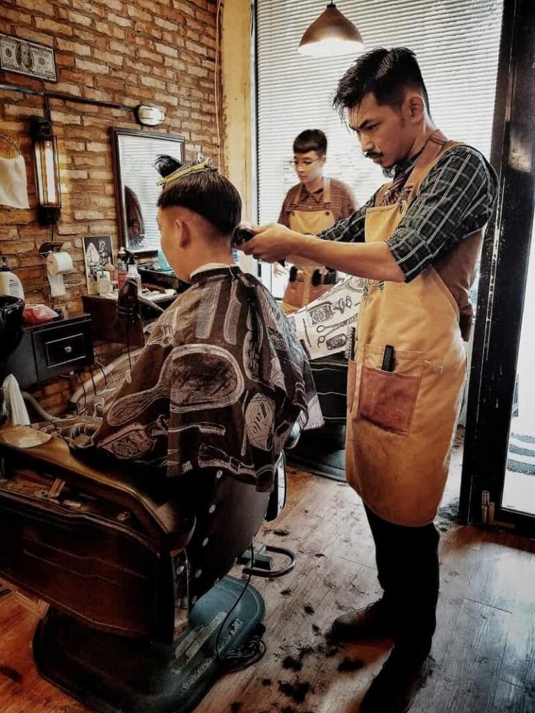 7 địa chỉ hàng đầu cho các tiệm cắt tóc nam Tiệm cắt tóc đẹp ở TP.