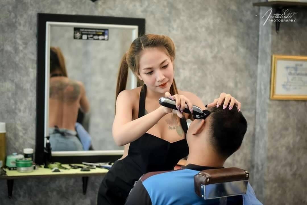 Hot girl.... sexy Barber shop at Chonburi Thailand - Ô-HOT.Vn