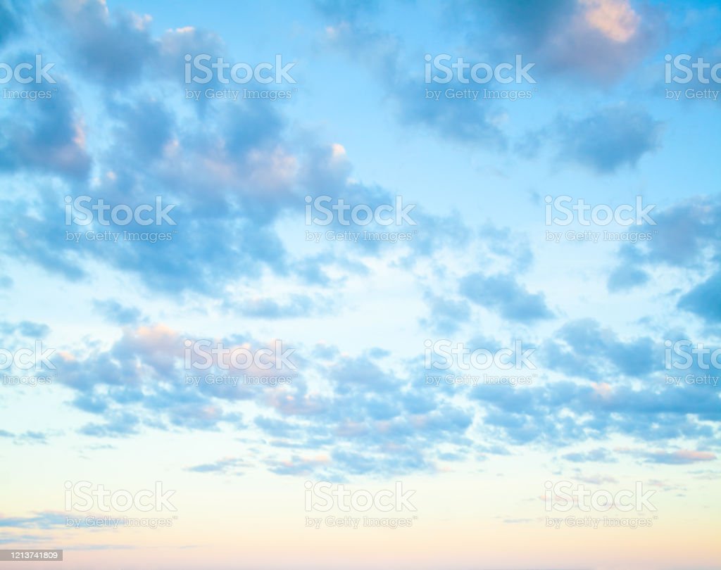 Nền Mây Trời Xanh Phong Cảnh Tuyệt Đẹp Với Mây Và Mặt Trời Màu Cam Trên Bầu Trời Hình ảnh Sẵn có - Tải xuống Hình ảnh Ngay bây giờ - iStock