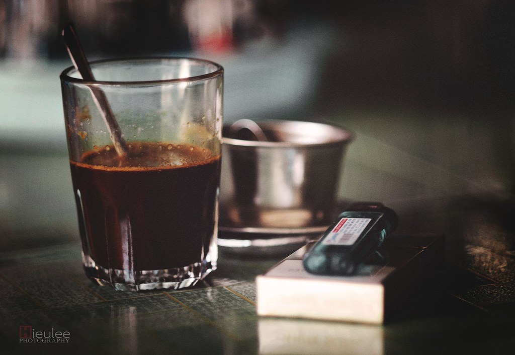 Hình ảnh uống Cafe đen một mình